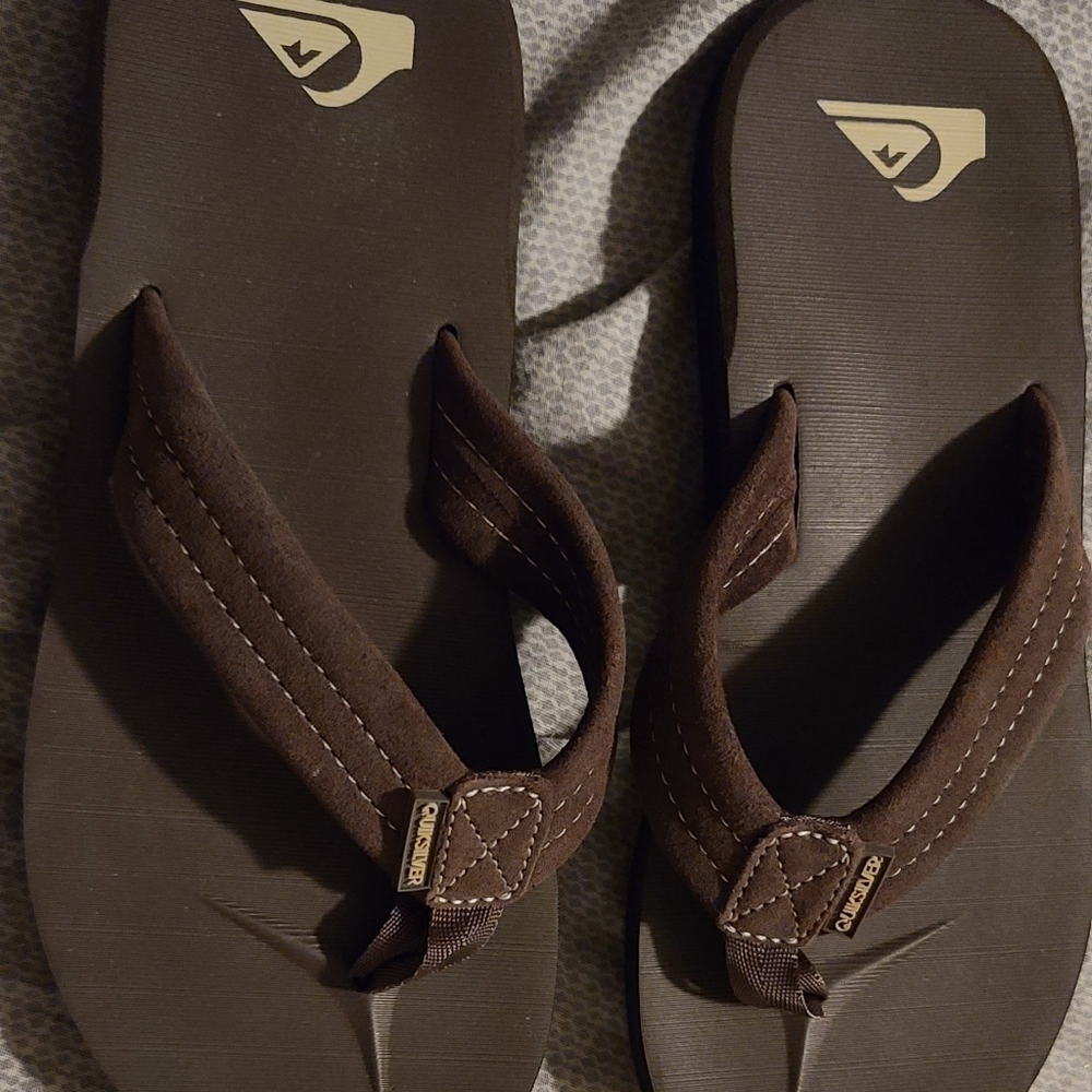 Quiksilver flip flops